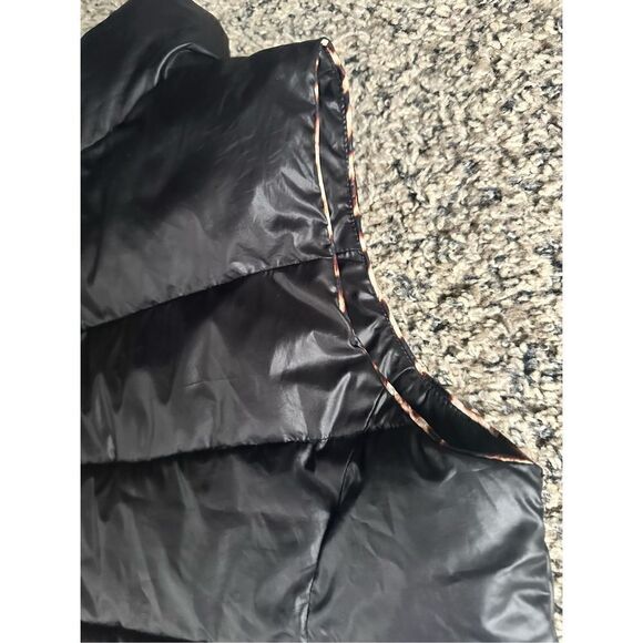 Victoria secretsPink , puffer vest jacket with animal print trim and zip up pock - Picture 10 of 15